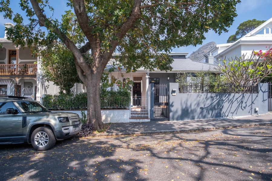 3 Bedroom Property for Sale in Tamboerskloof Western Cape